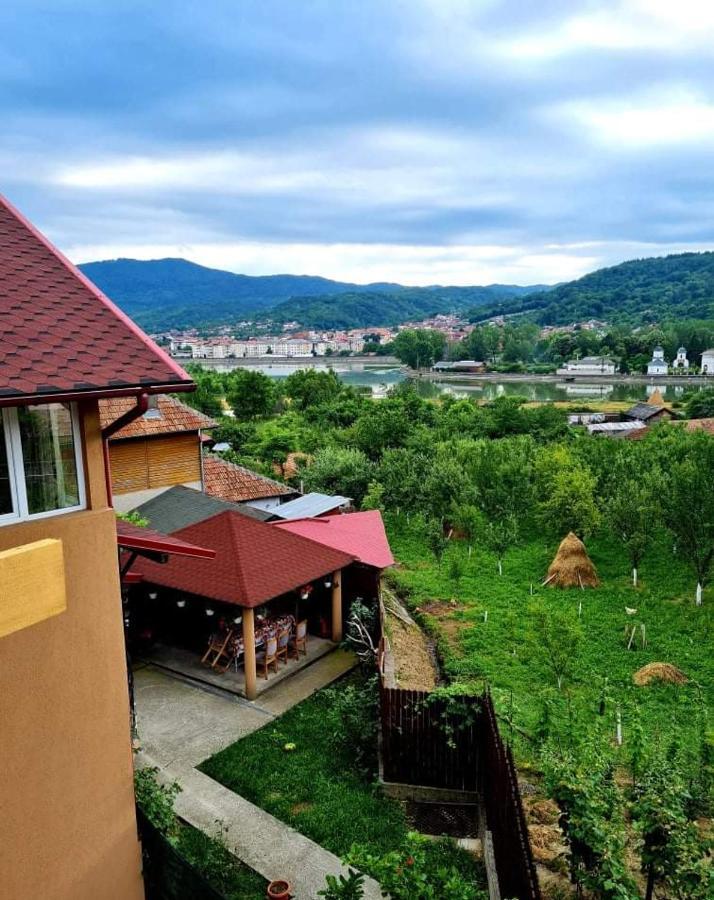 Vila Ostrov Hotel Călimăneşti Exterior foto